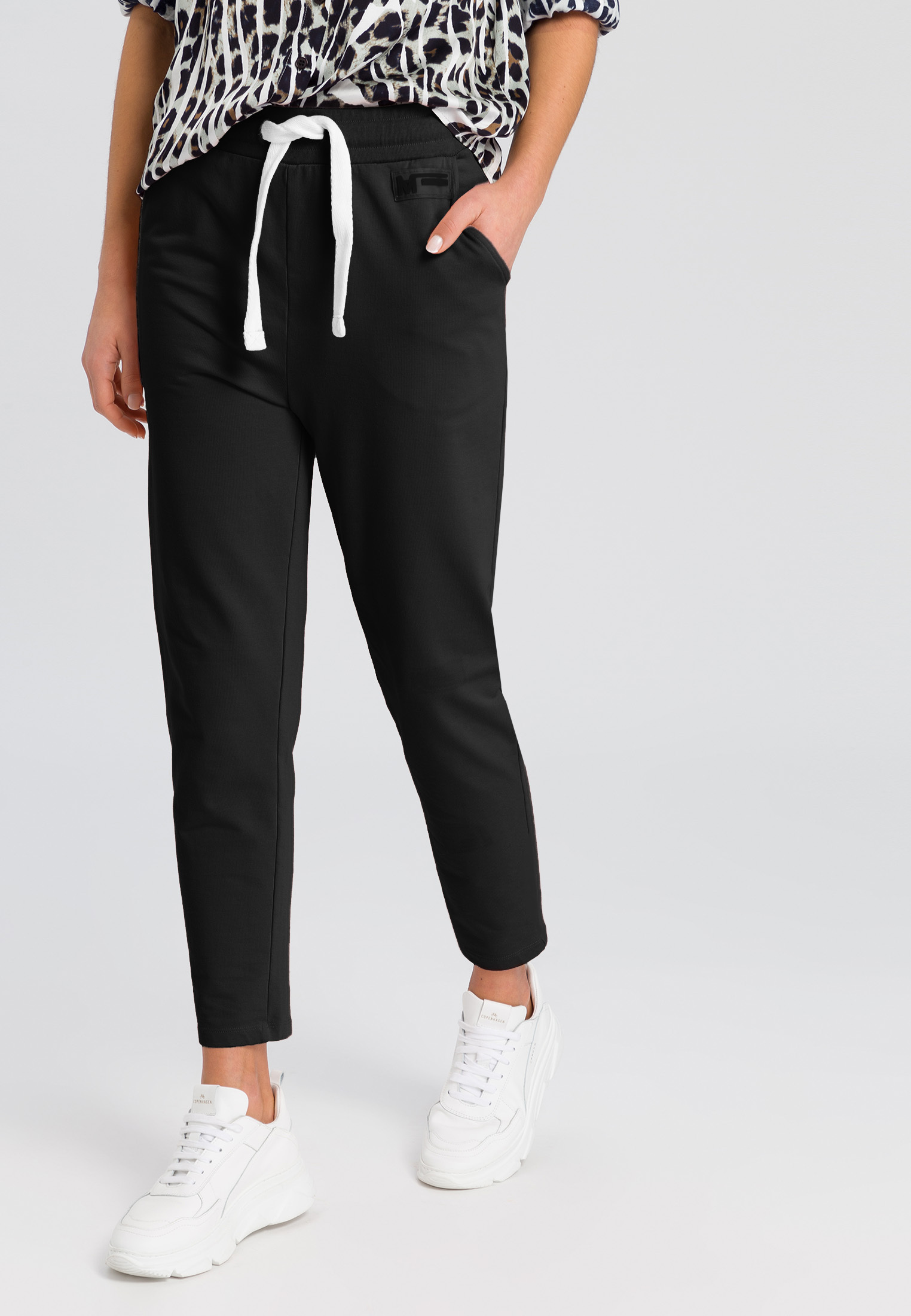 sweatpants-from-summery-sweat-material-trousers-jeans-fashion